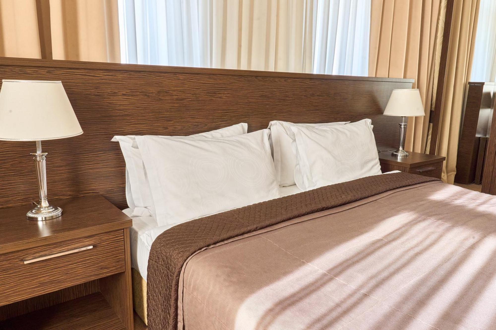 Kainar Hotel Shymkent Bagian luar foto