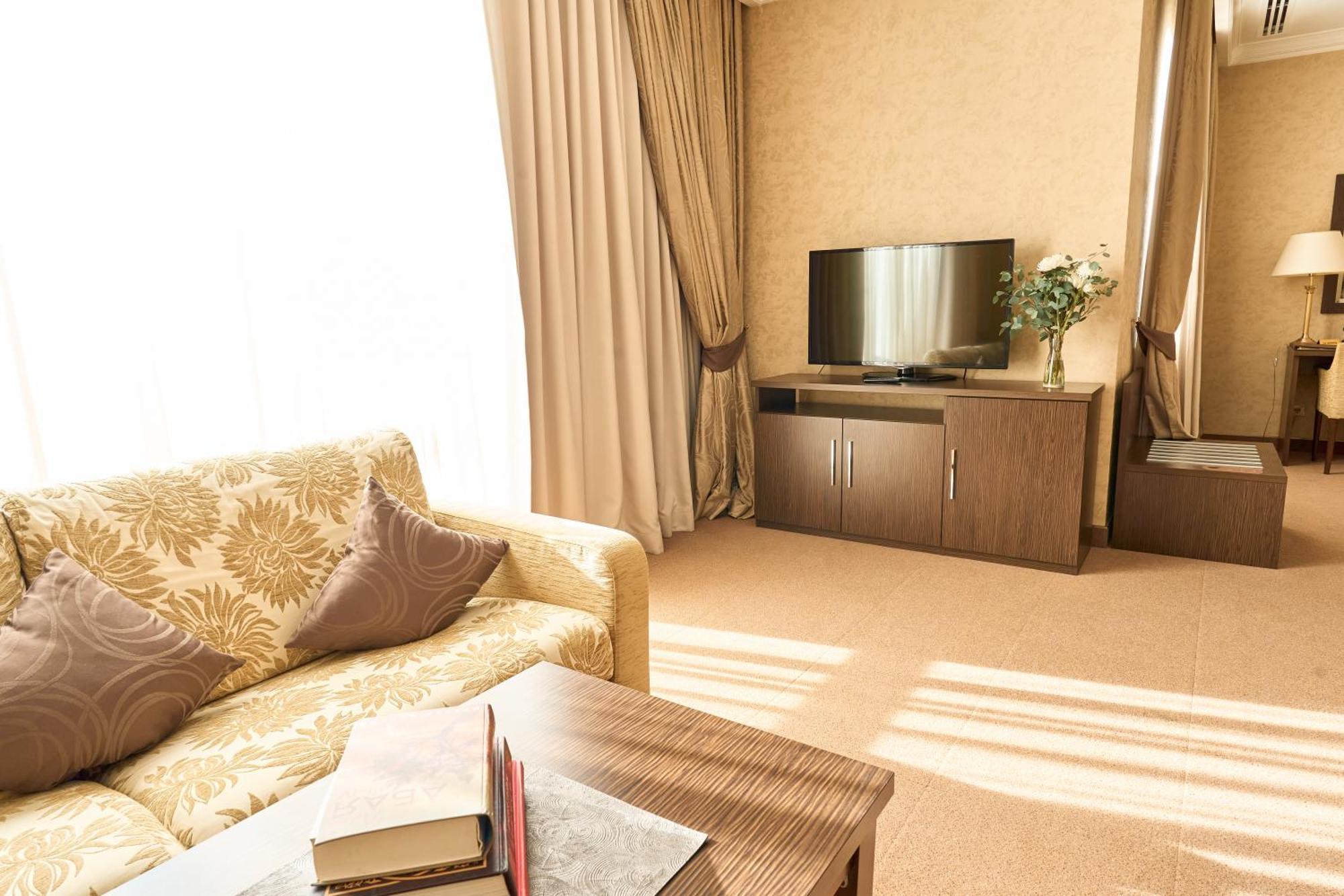 Kainar Hotel Shymkent Bagian luar foto