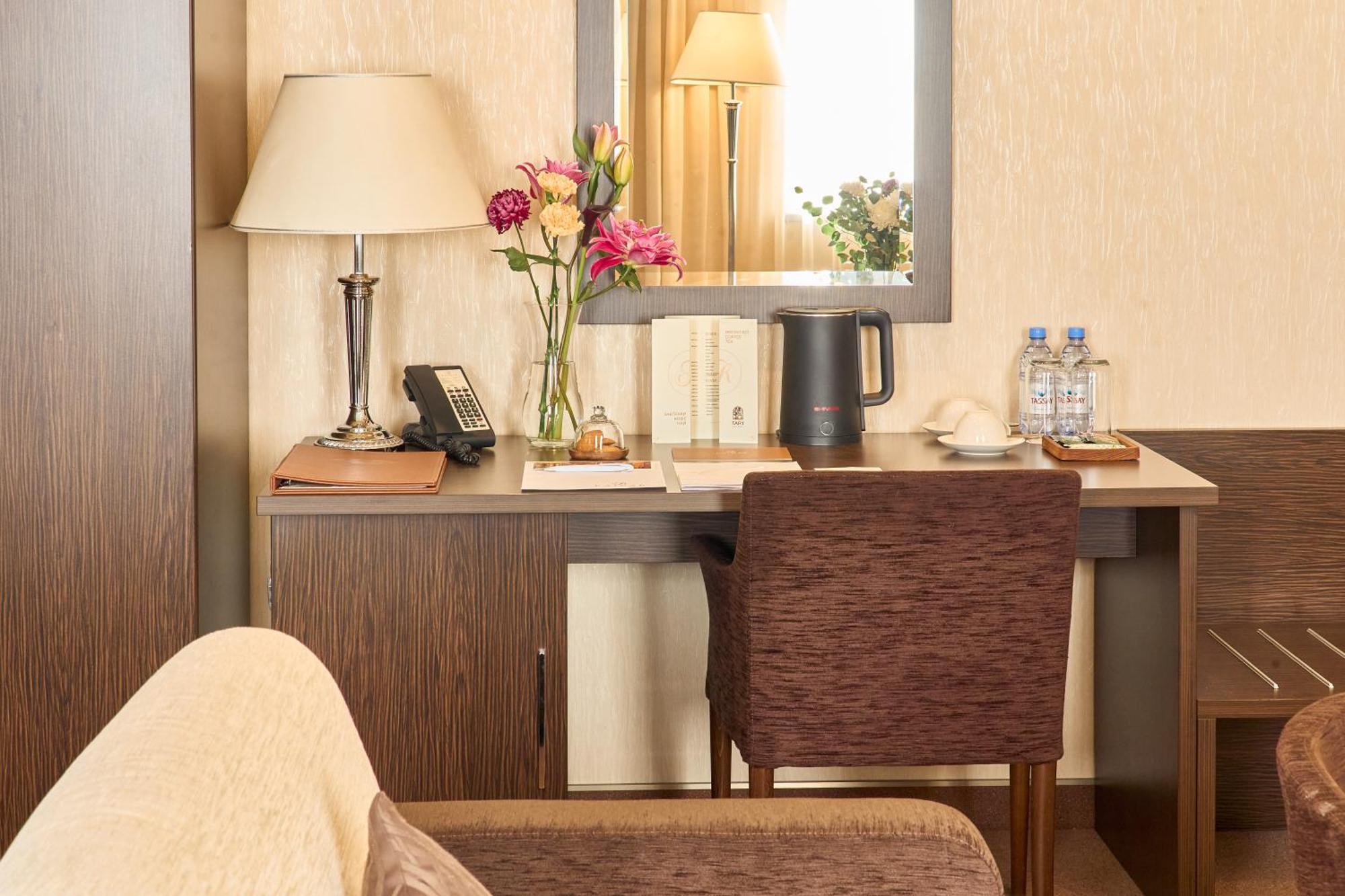 Kainar Hotel Shymkent Bagian luar foto