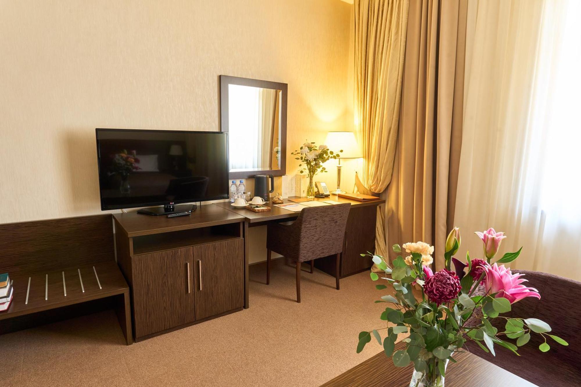 Kainar Hotel Shymkent Bagian luar foto